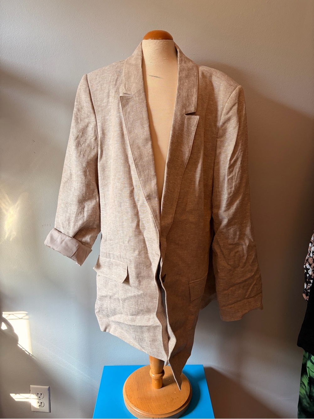 Reitmans Light Beige Linen Blazer